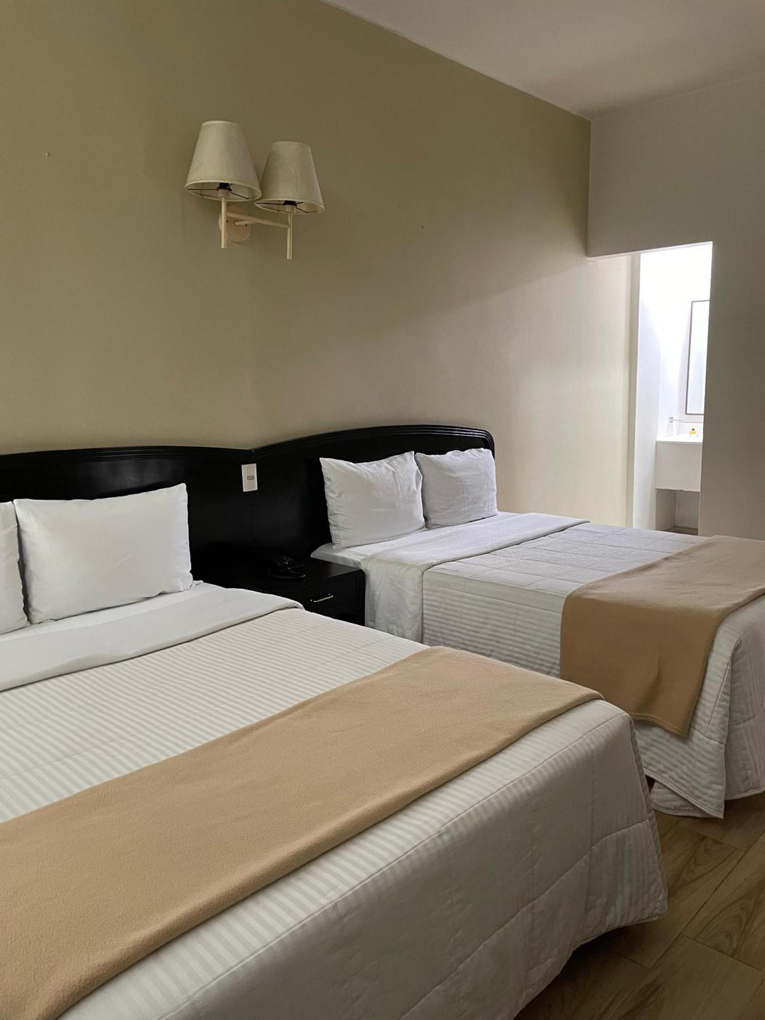 Hotel Plaza Del Arco Express 蒙特雷 外观 照片